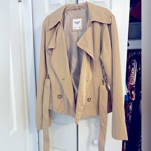 Abercrombie & Fitch Cropped Trench Coat